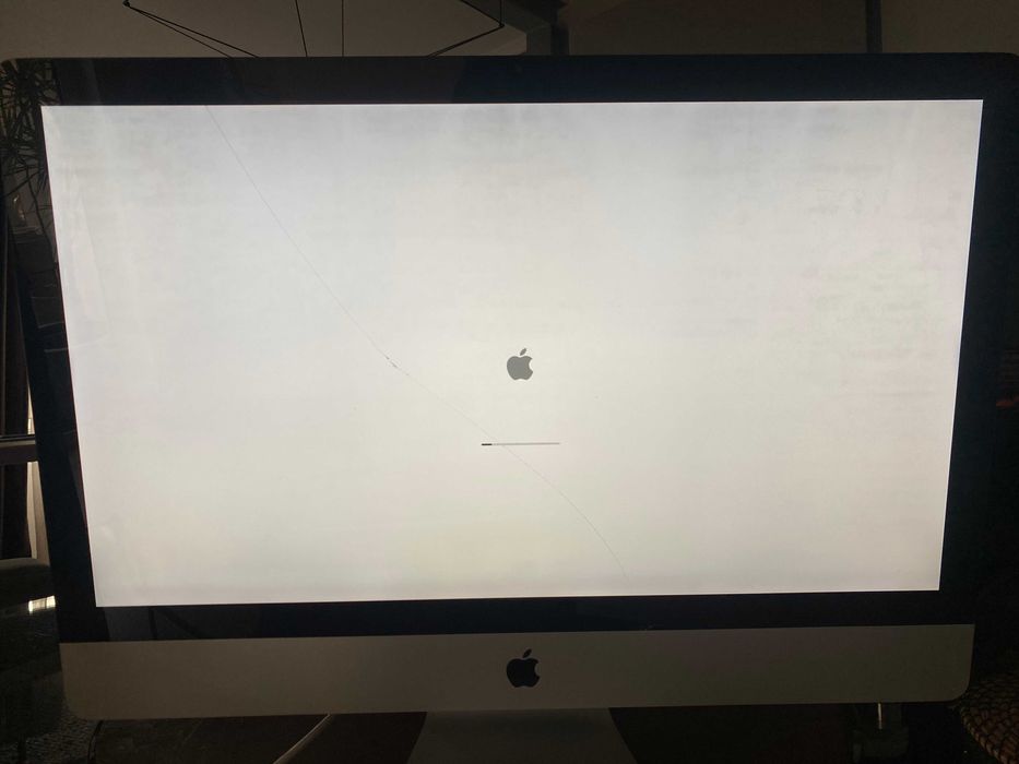 IMAC 27'' de 2011, com 12GB memória, a funcionar