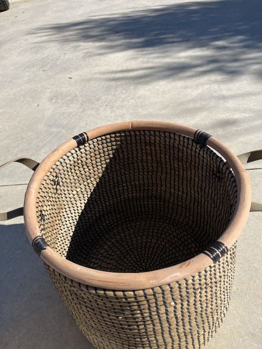 Cesto redondo grande com tampa e alças em couro – 41cm – Novo