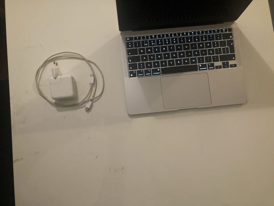 Macbook Air 13 M1 2020, 8GB RAM 256GB SSD