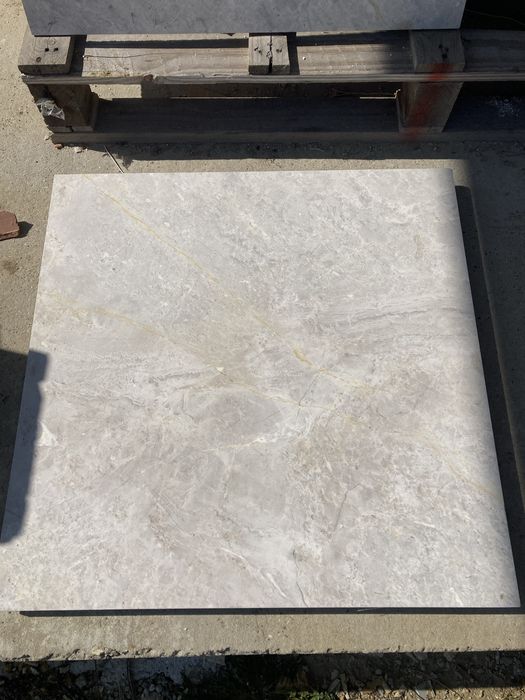 Płytki biały kamień naturalny marmur 61x61