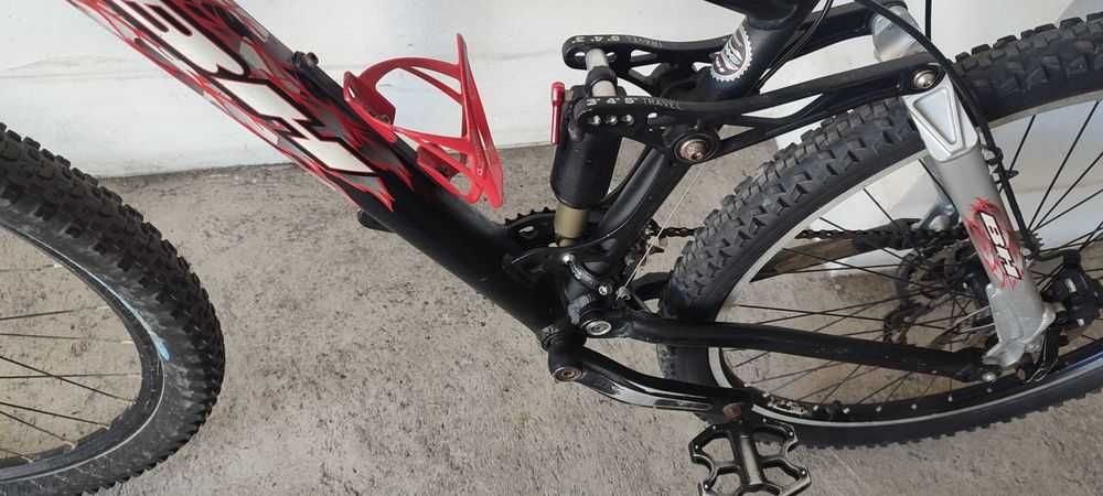 Bicicleta BH suspensão total