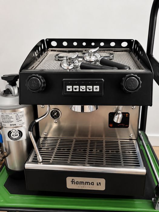 Máquina de café FIAMMA + moinho profissional + descalcificador DVA LT8