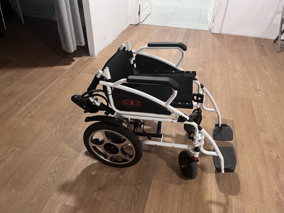 Wozek inwalidzki z napedem elektrycznym