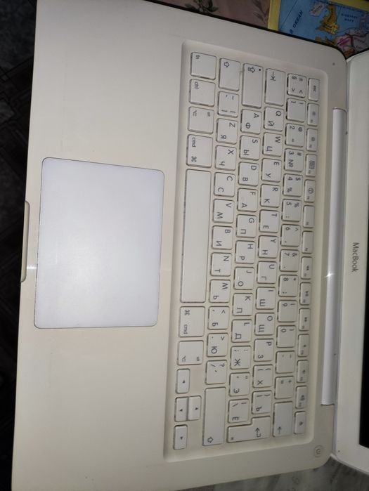 Продам MacBook..