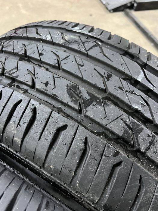 Para opon letnich 245/40/19 semperit