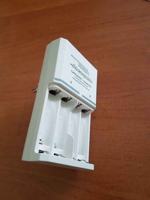 Ładowarka do akumulatorków AA AAA NI-MH nowa