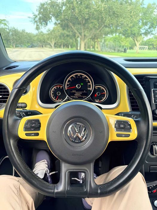 Volkswagen Beetle      2015