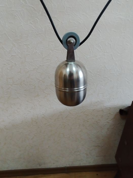 Люстра на штанзі