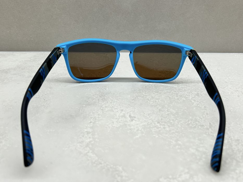 Okulady redbull niebieskie