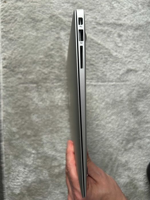 laptop Apple MacBook Air A1466 13,3" i5 4GB/128 GB srebrny