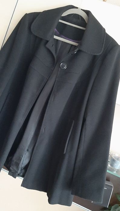 Czarny płaszczyk damski r 18