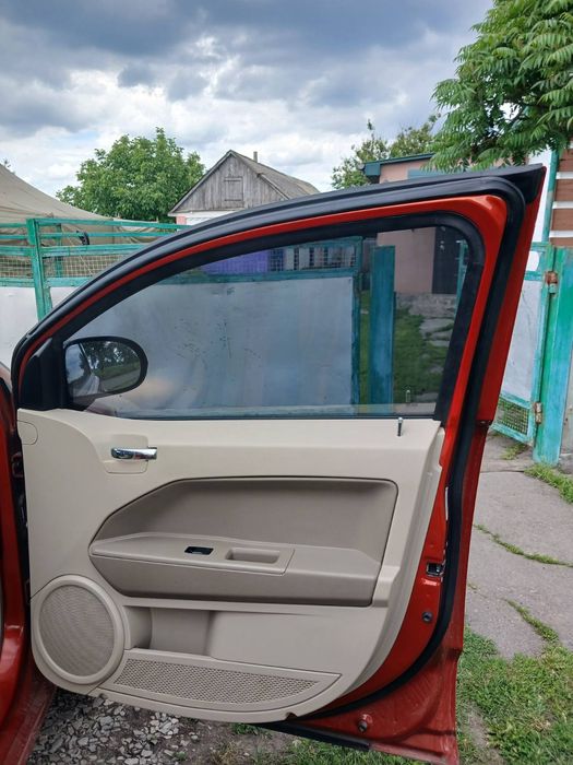 Продам Додж калібер 1 8 бензин механічна 2008рік