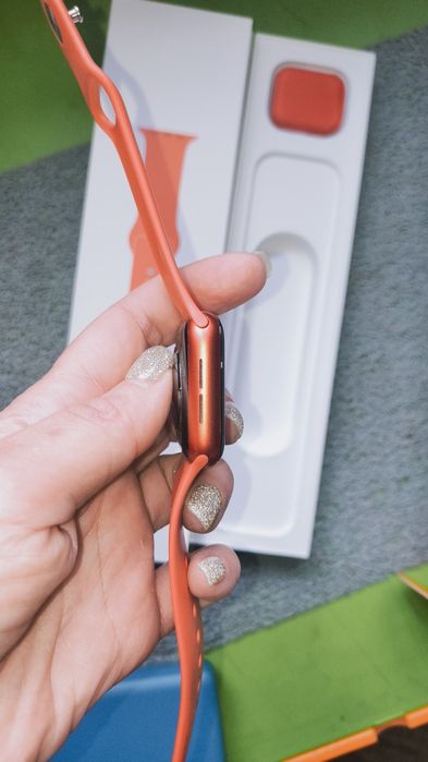 Часы Apple watch 6 40 mm red