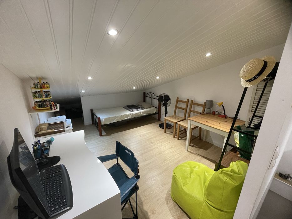 Apartamento T1+2 com terraço, varanda e sótão aproveitado em Salvaterra de Magos