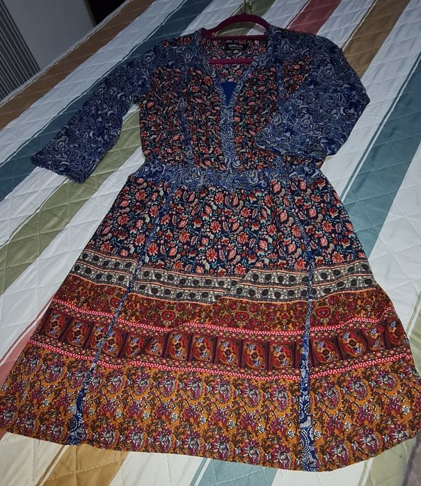 Vestido curto, novo
