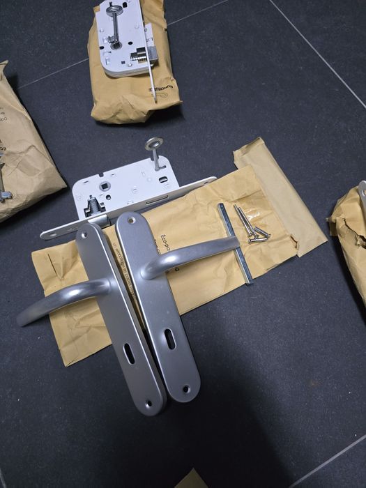 Fechaduras completa com puxadores