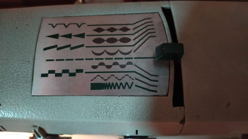 Máquina de costura Oliva