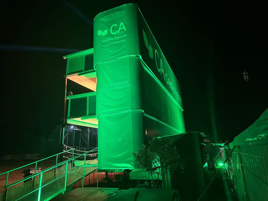 Semi reboque para eventos