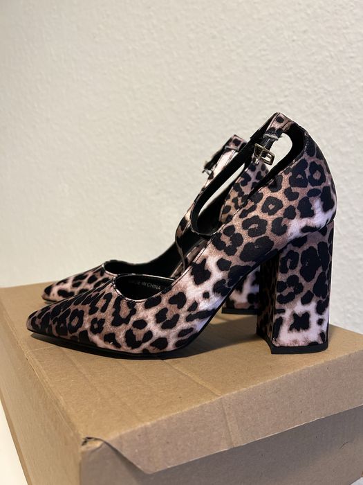 Нові туфлі London Rebel з леопардовим принтом