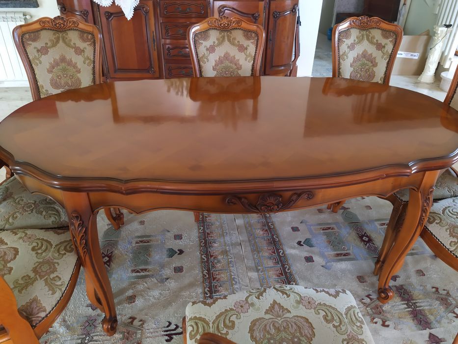 Sala de jantar em cerejeira
