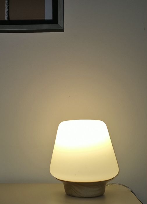 Lampka nocna phillips. Drewniana