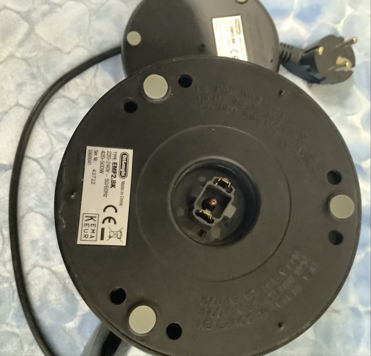 Капучінатор, спінювач молока Delonghi EMF 2 BK чорний