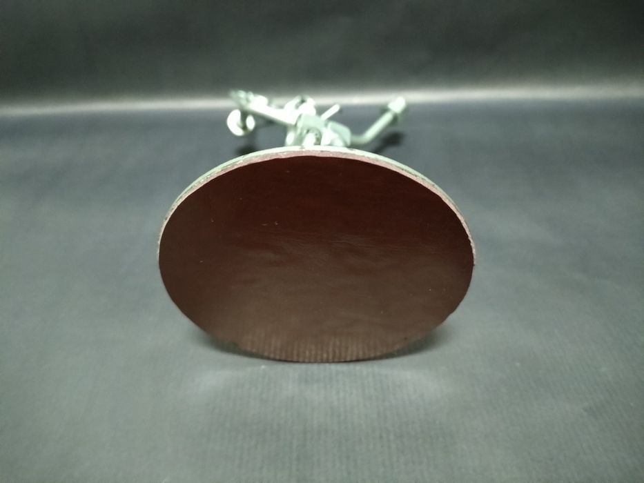 Estatueta feita a mão com oferta