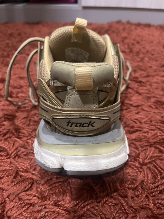 Balenciaga track