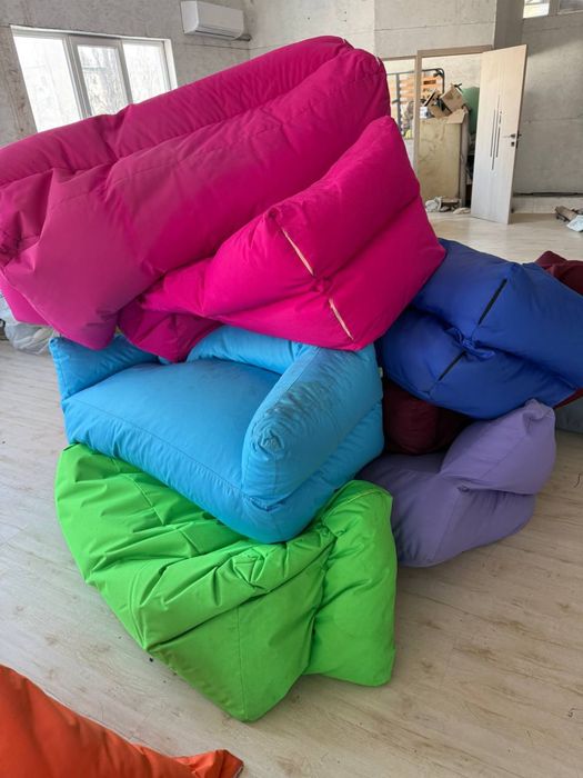 Продам мебель для офиса и кафе: диваны, стулья, кресло-мешки, столы