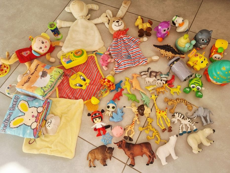 Пакет іграшок для малюків, брязкальця, тваринки, книжечки