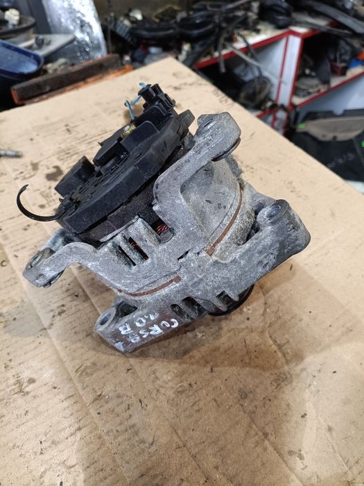 Генератор Opel Corsa D Astra Meriva 1.0 1.2 1.4 бензин Опель