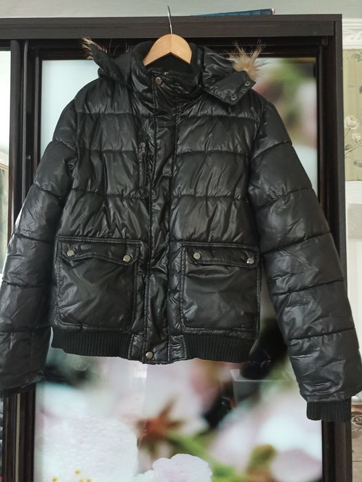 Куртка  універсальна  водонепроникна  нейлон в доброму стані бувша у в