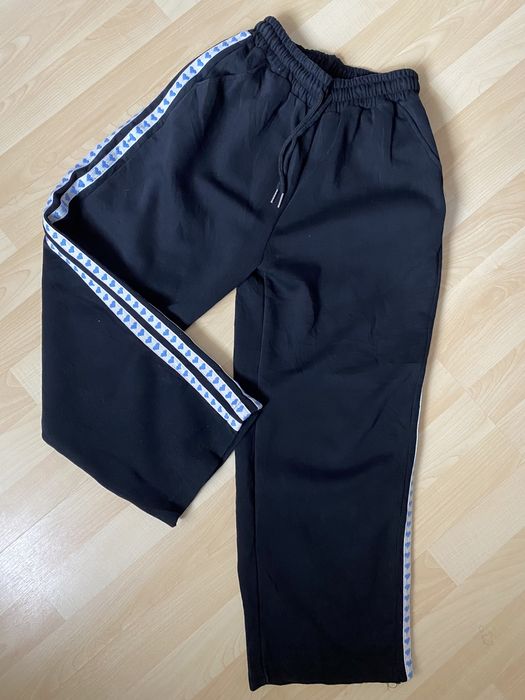 штани на лампасах