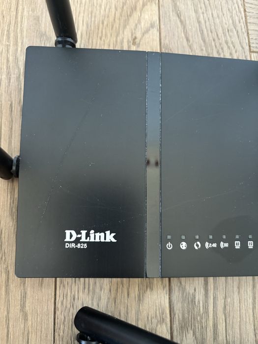2 rutery D-link dir-825