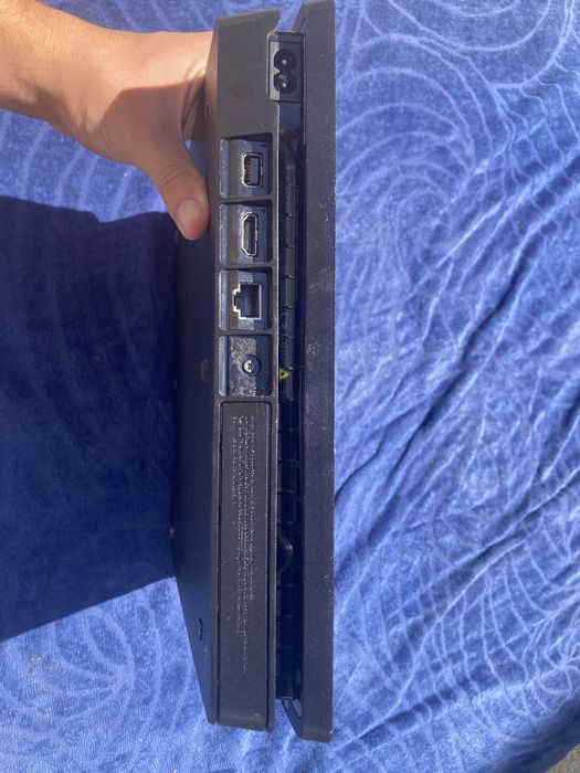 Playstation 4 slim