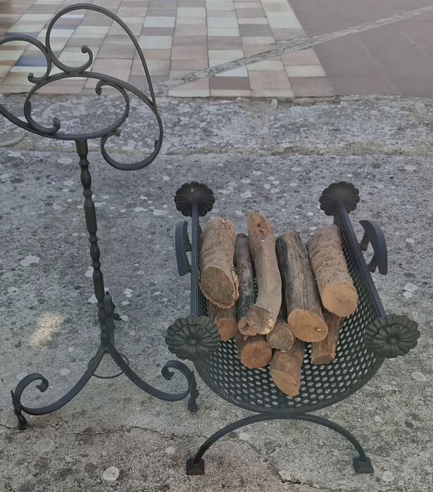 Suporte para atanas e suporte de lenha