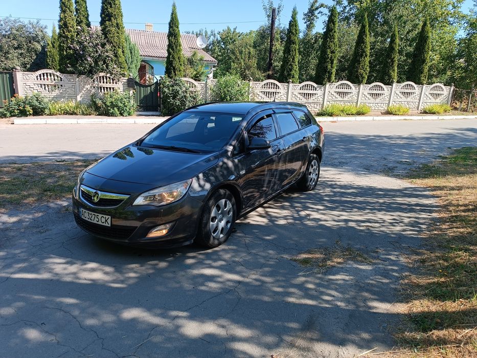 Продам Opel astra j