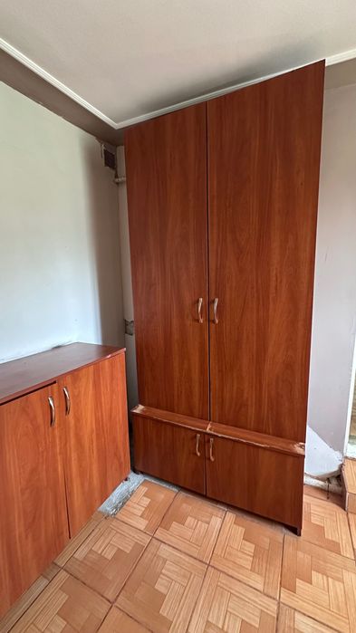 Продам прихожу .