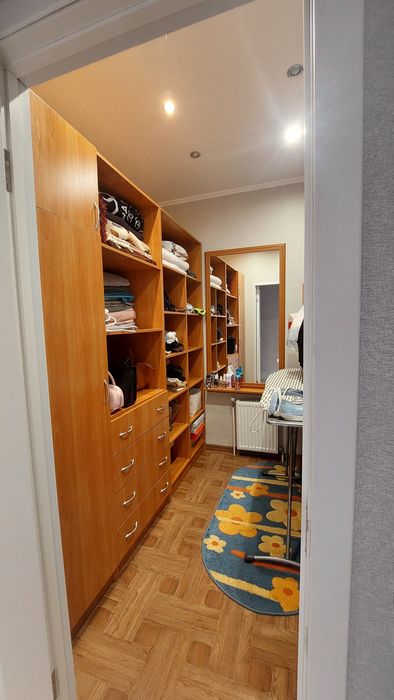 Продам 2-кімнатну квартиру. Вул.Коцюбинського,50.