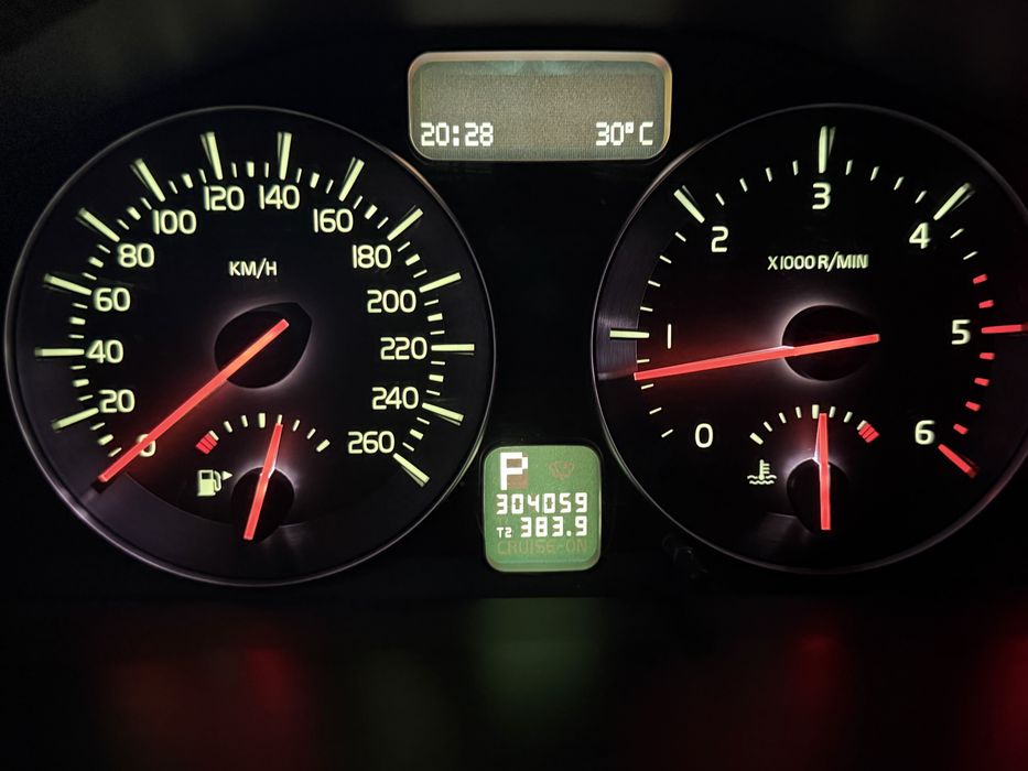 Продам Volvo v50 2.4 D5