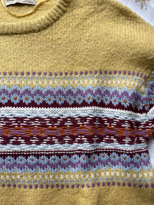 Camisola malha Pull and Bear amarela com padrão