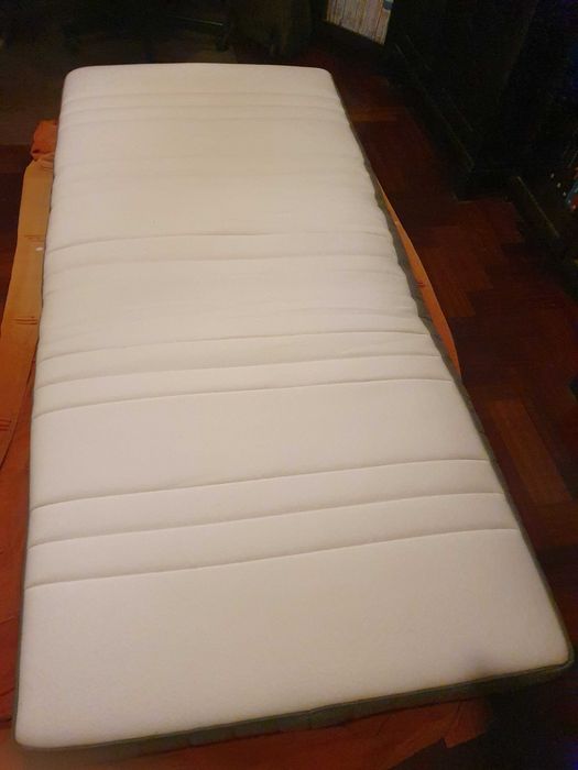 Cama individual com colchão  IKEA