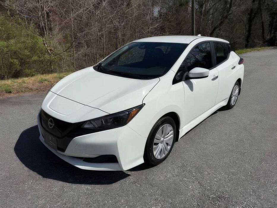 Nissan Leaf      2025