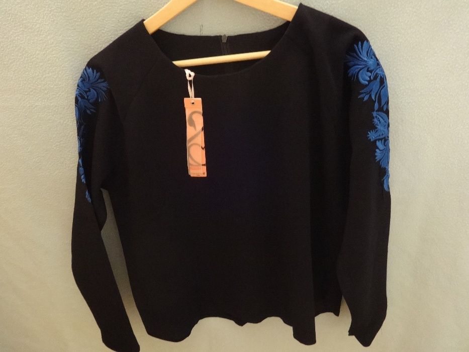 Blusa de senhora bordada