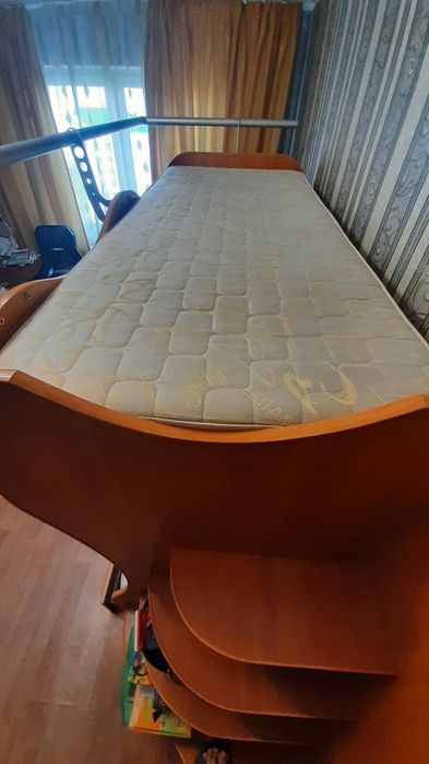 Детский гарнитур мебель двухярусная кровать шкаф стол матрас. Бу