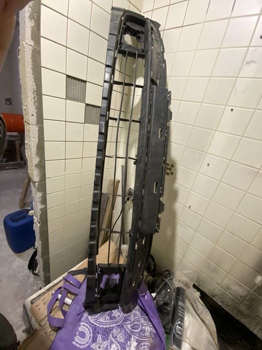 Решітка бампера лагуна 3