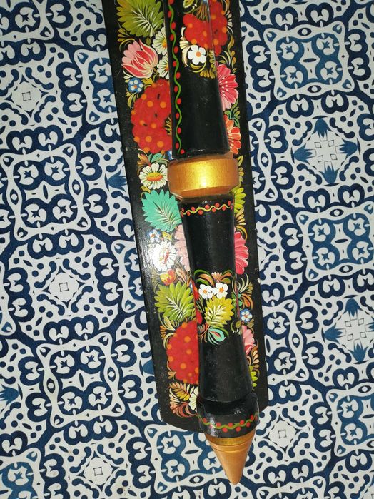 Maczuga na podstawce ręcznie malowana motyw kwiaty