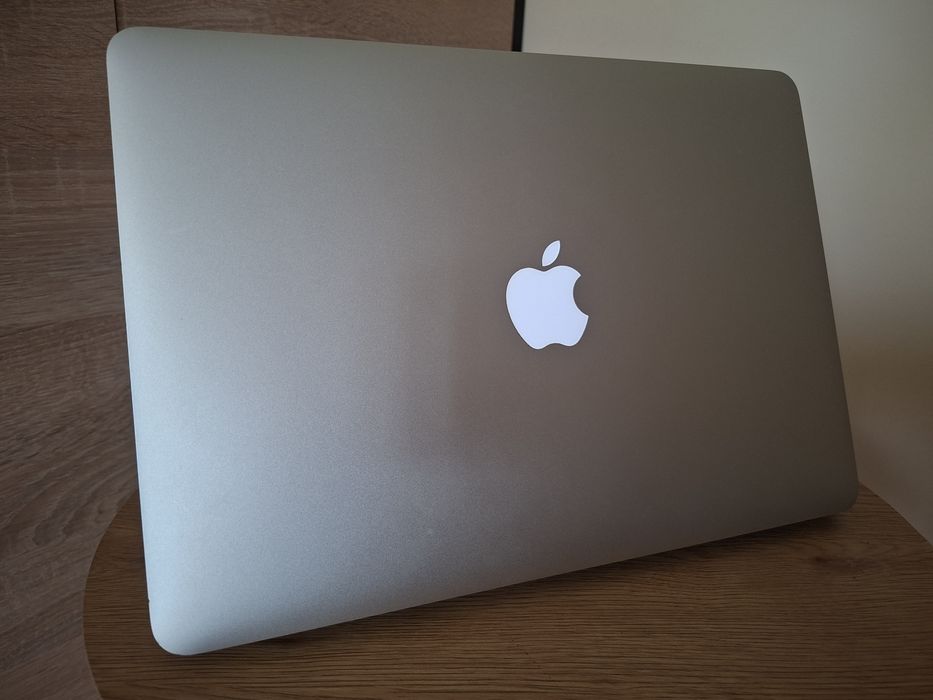 MacBook Air 13" 2017  i5  8 GB RAM 128 GB SSD  Oryginalne pudełko