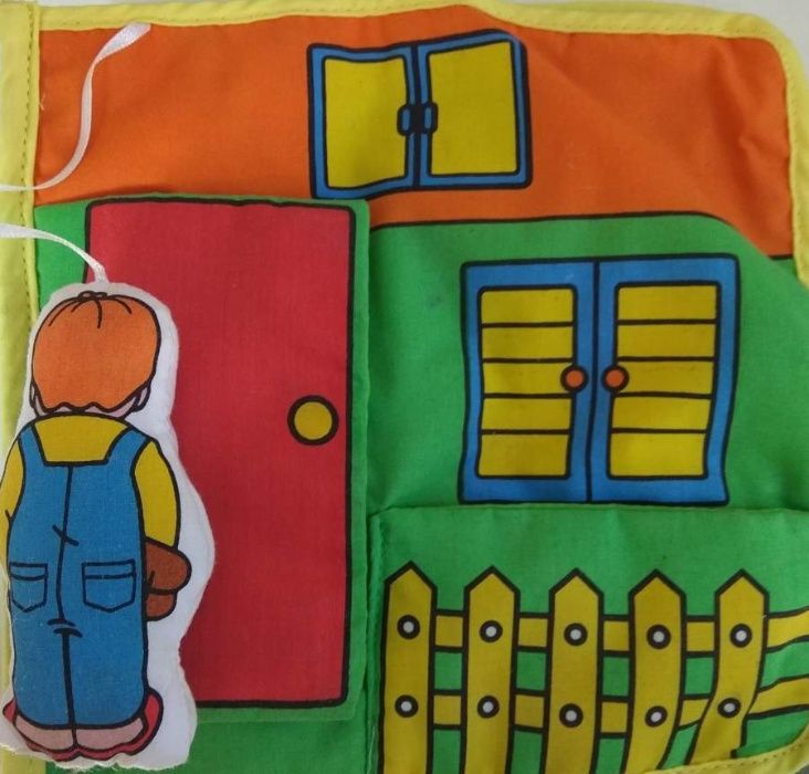 Livro em tecido sobre a Casa - com Bonecos Para Crianças