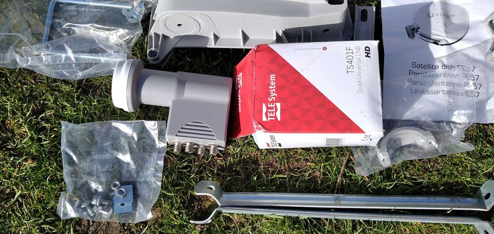 Antena satelitarna 60 cm. cały komplet /nowa/